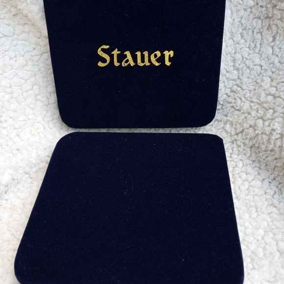 Beautiful Bib Necklace/Earrings Set + FREE GIFT - Picture 15 of 16